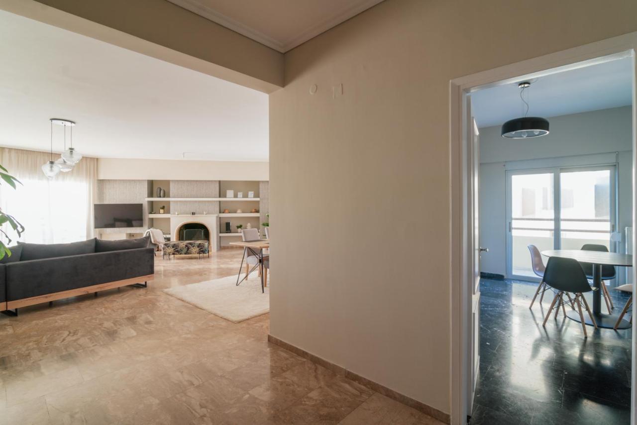 Sea Front Luxury Apartment Patras Exterior photo